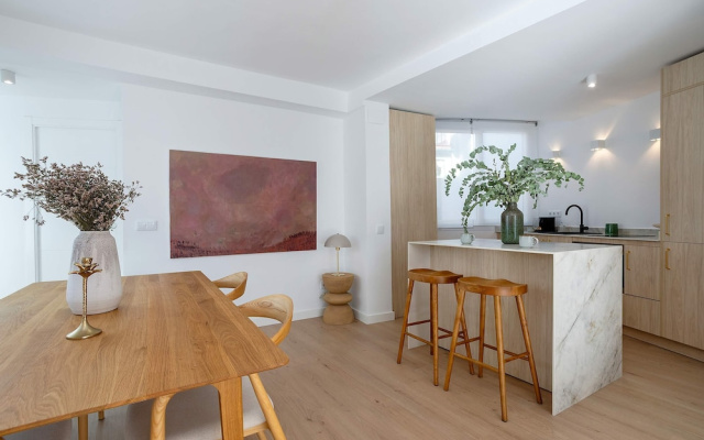 Private Terrace & Views. Manriquez