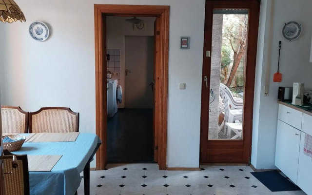 EG-Zimmer mit Bad und Terrasse