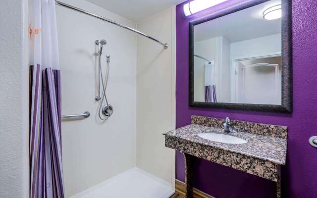 La Quinta Inn & Suites by Wyndham DFW Airport West - Bedford