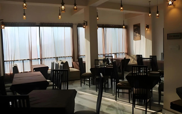 Tashi Palace