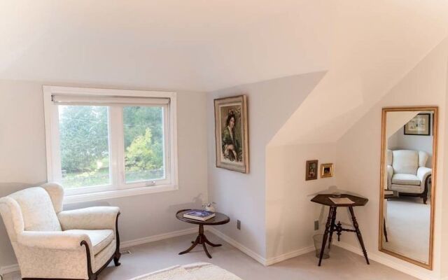 Gypsy by the Lake B & B