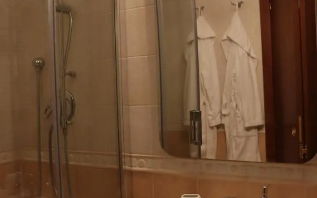 Casa Della Torre In Borgo Medievale