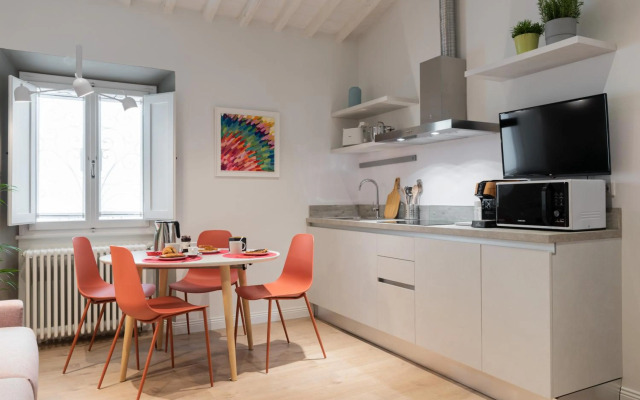 Living Walls Florence Apartments