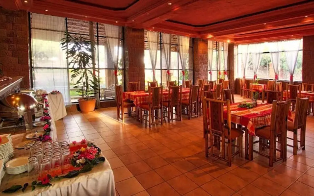 Lal Hotel and Spa