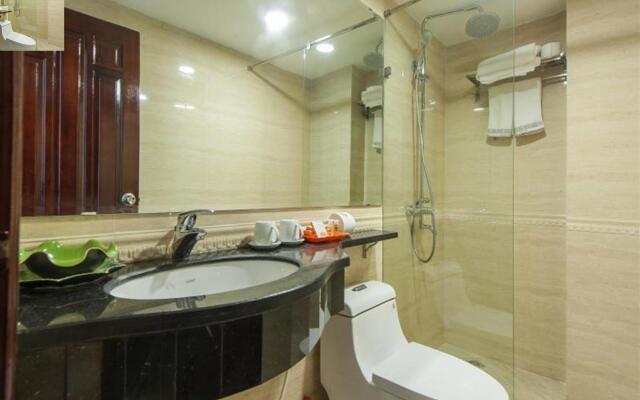 Le Foyer Hotel