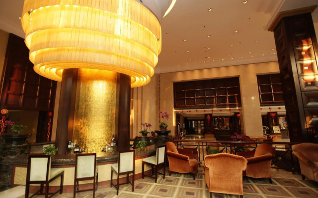 Grand Royal Hotel