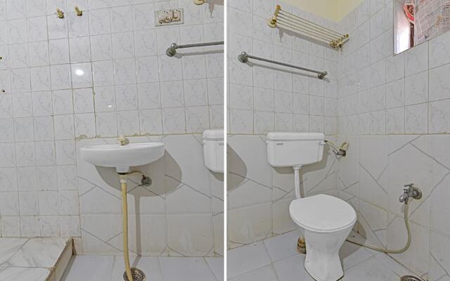 OYO 82265 Hotel Om Naman