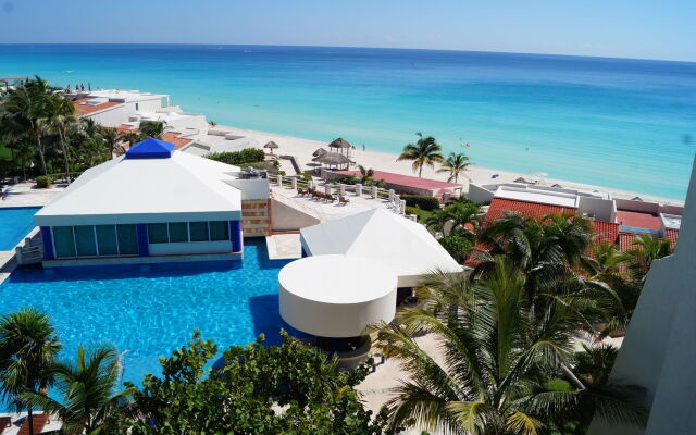 Solymar Cancun Beach Resort