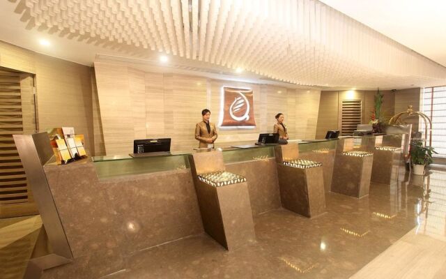 Phoenix Jinghua Hotel