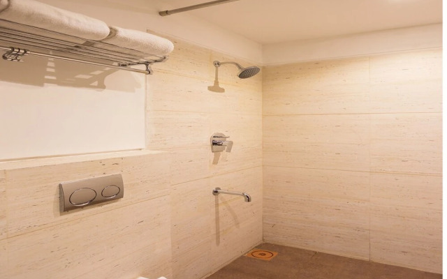 Hotel HR Greens By OYO Rooms