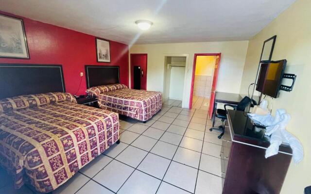 Royal Palms Motel & RV Park