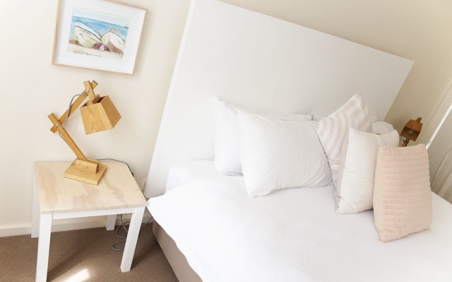 Rubin's – Guest Rooms – Robe