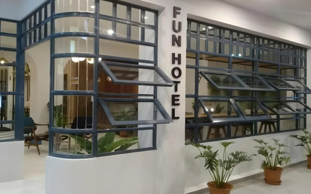 Fun Hotel