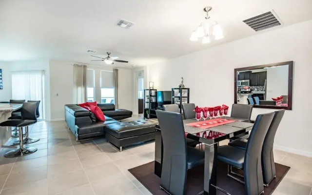 Fantastic 4 Bed 3 Bath Villa