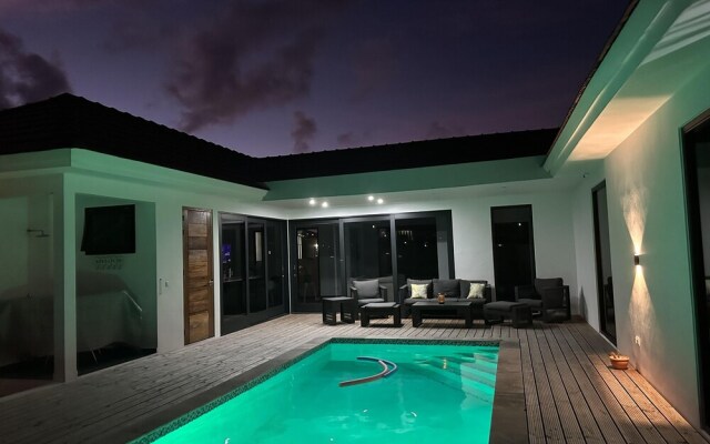 Brand New Immaculate 3-bed Villa in Grote Berg