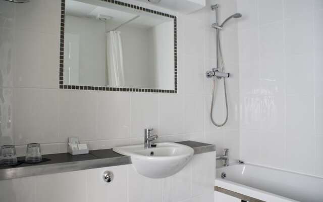 Fairburn Hotel