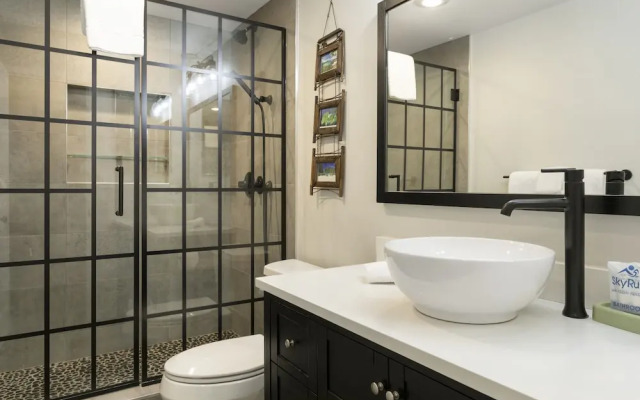 608 Avon Center Lodge 2 Bedroom Condo