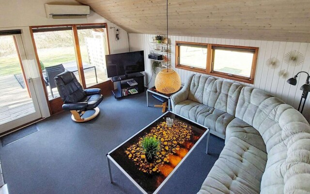 Pleasant Holiday Home in Hemmet near Sea