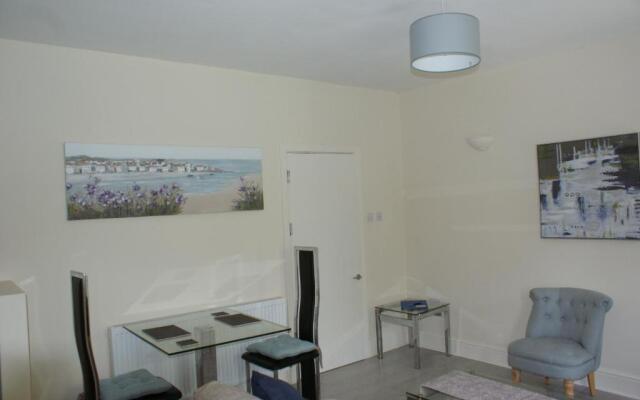 Coastal City Rooms - Uplands