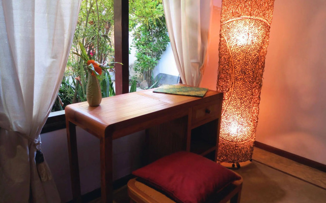 Cili Emas Oceanside Resort