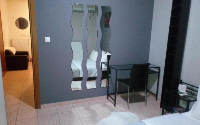 Bright Apartment 40 sqm Port of Piraeus OLP