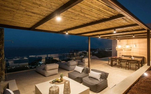 Villa Ouranos - Where the World Unfolds Before you