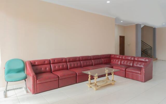 OYO 1317 Pinnus Residence Syariah