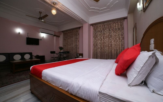 Hotel Priya Palace