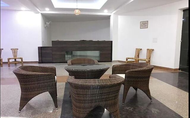 Oyo 24081 Hotel Lata Palace And Resort
