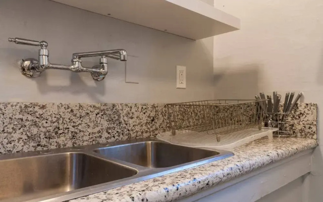 Spotless Back House