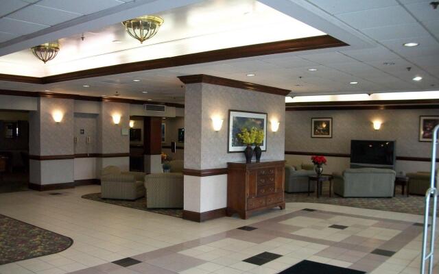 Moraine Inn & Suites