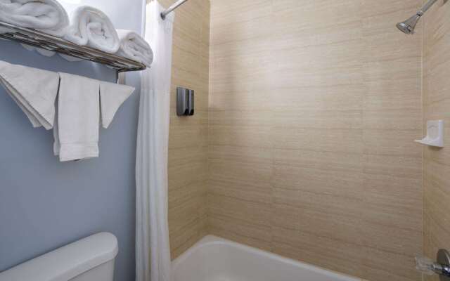 Days Inn by Wyndham Queensbury/Lake George