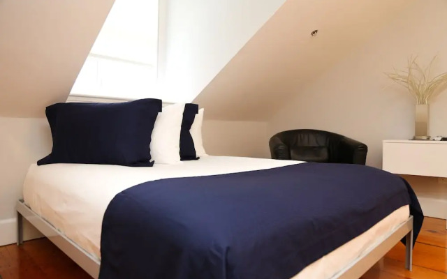 Maverick Suites at 40 Temple St