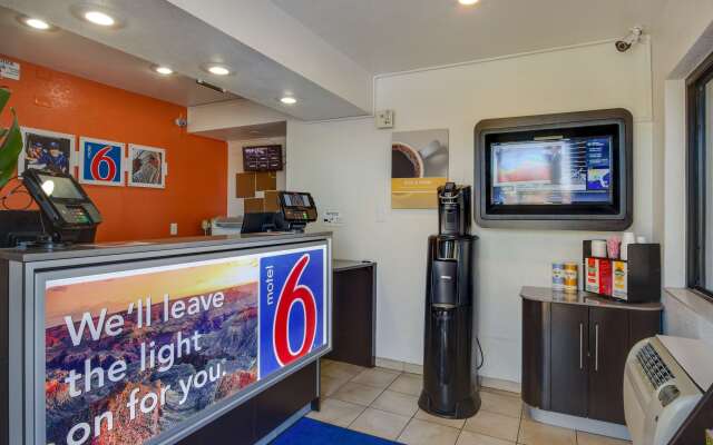 Motel 6 Tempe, AZ - Broadway - ASU