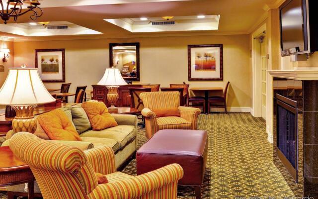 Holiday Inn Express & Suites Flowood by IHG