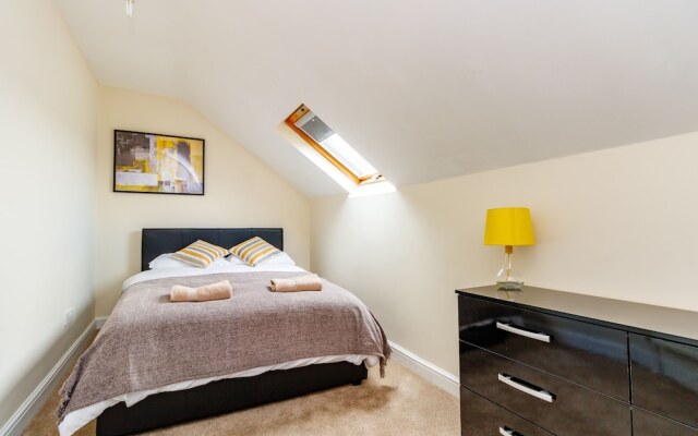 Spacious 2-Floor Apartment - Gardiner Street