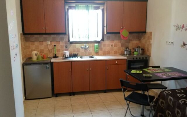 Vazeos Apartments