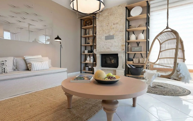 Luxury Villa With Heated Pool 700m to the Beach