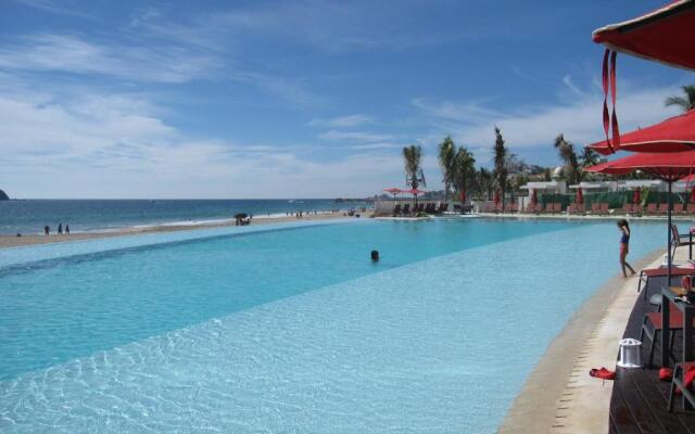 Bay View Grand Marina 1605 Sur