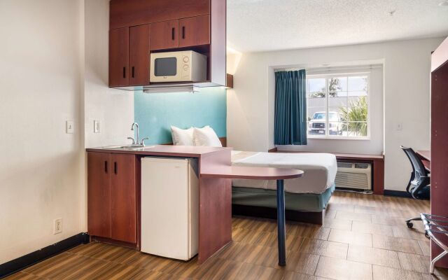 Americas Best Value Inn & Suites Brunswick