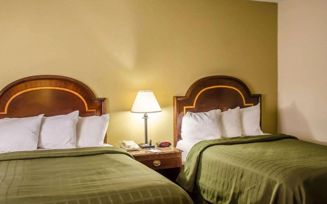 Quality Inn & Suites Pensacola Bayview
