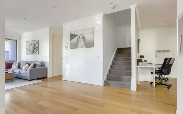 Family-friendly Home With Alfresco Patio & BBQ – Guest Rooms – Melbourne