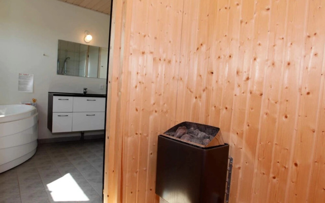 6 Person Holiday Home in Vaeggerlose