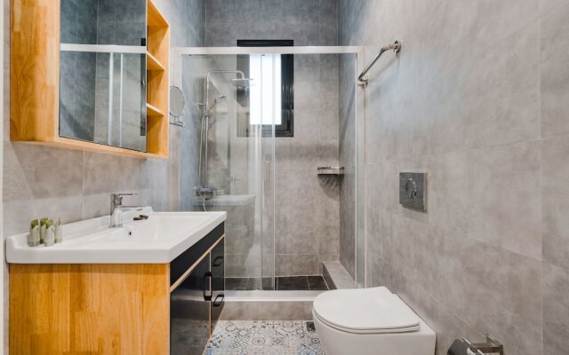 "sanders Home Suites - Bright Downtown 1-bdr. Apt."