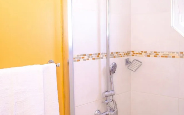 Centrally located Oakland Guest Apartment I