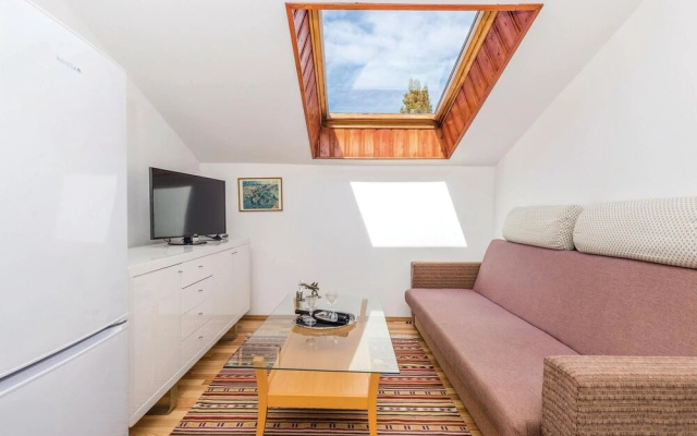 Beautiful Apartment in Kampor With 4 Bedrooms and Wifi