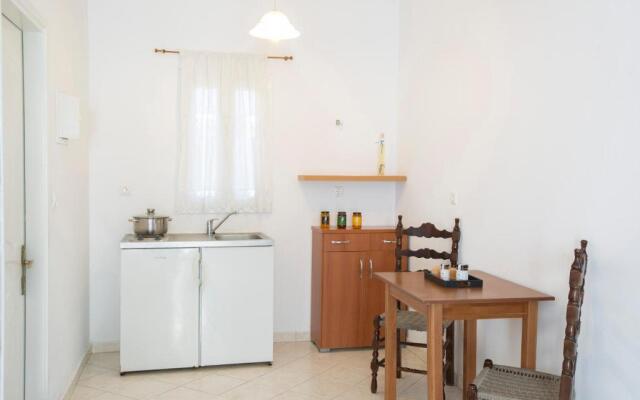Spacious Studios Lefkada Mountain View Near Beach