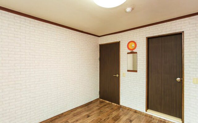 Anmyeondo Hillhouse Pension