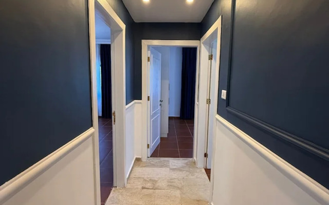 3bedroom Aprt of 200sqm Near Movenpick Hotel Amman