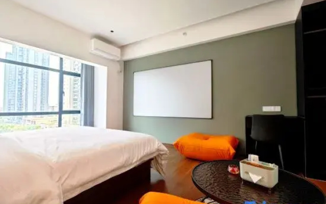 Wanyi Audio-visual Apartment (Wanda Plaza)